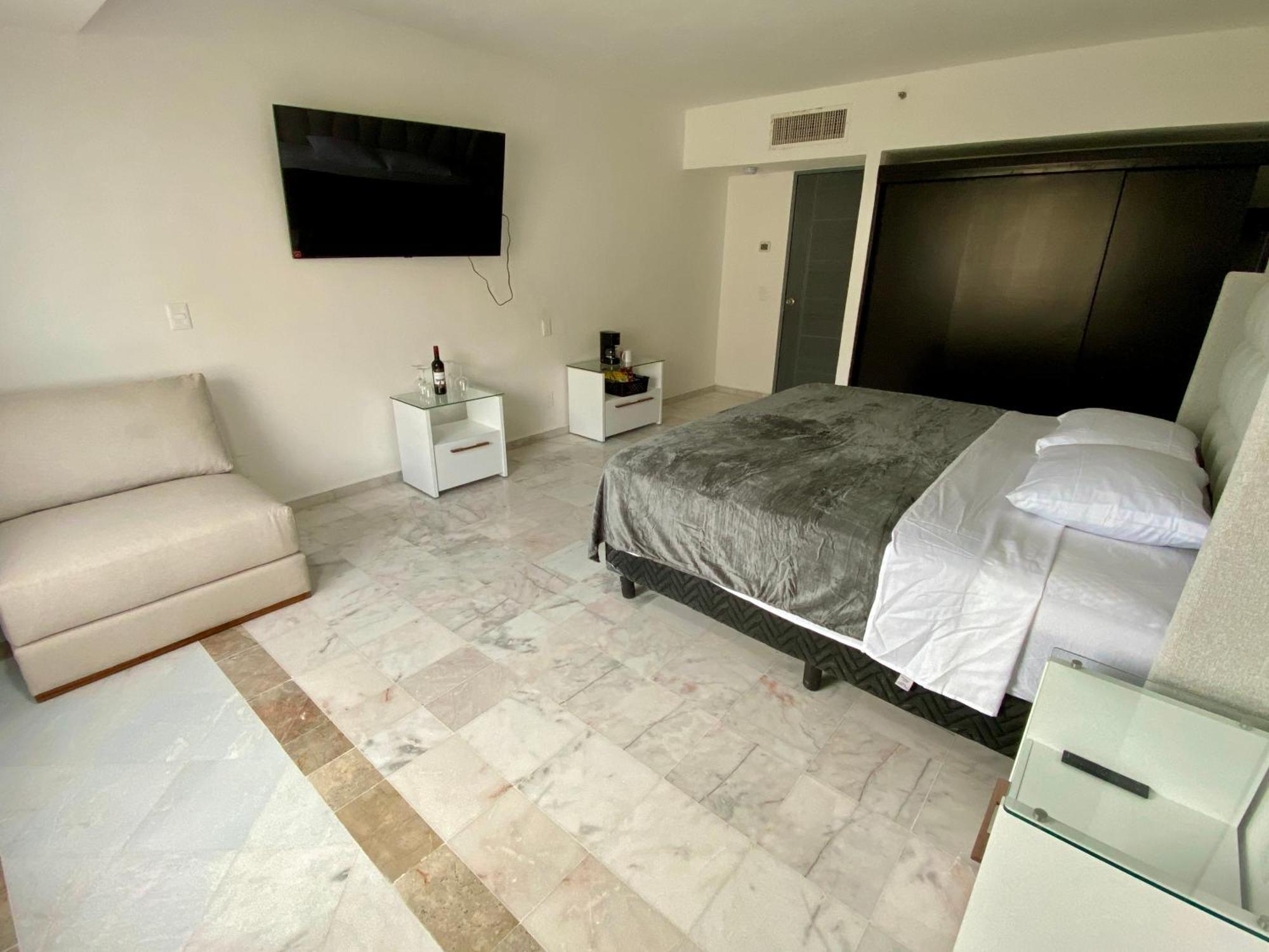 Condo In Ocean Front Resort Cancun Room photo